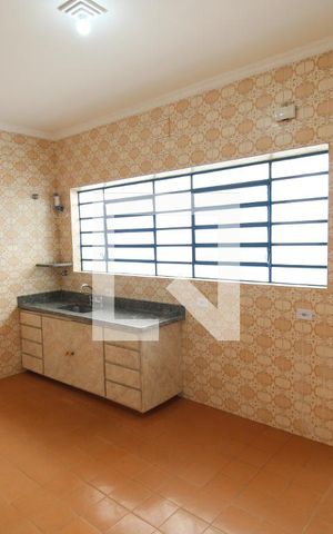 Casa à venda com 240m², 4 quartos e 6 vagasCozinha