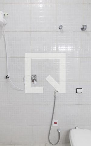 Casa à venda com 240m², 4 quartos e 6 vagasBanheiro 2