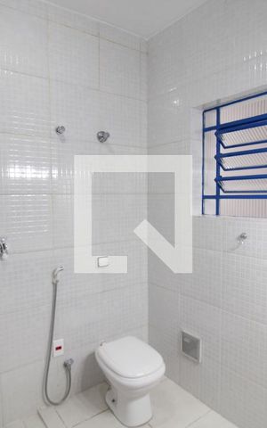 Casa à venda com 240m², 4 quartos e 6 vagasBanheiro 2