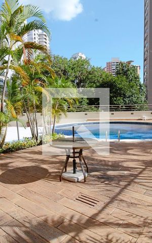 Apartamento à venda com 240m², 4 quartos e 4 vagasÁrea comum - Piscina