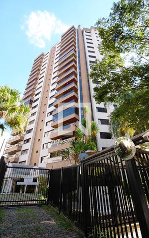 Apartamento à venda com 240m², 4 quartos e 4 vagasFachada e portaria