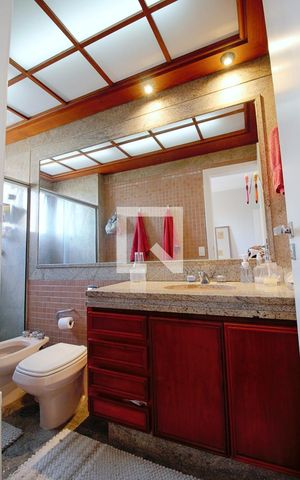 Apartamento à venda com 240m², 4 quartos e 4 vagasBanheiro da Suíte 3