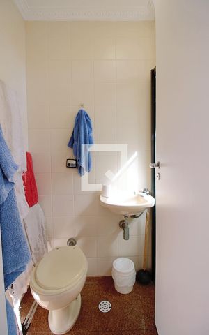 Apartamento à venda com 240m², 4 quartos e 4 vagasBanheiro de serviço
