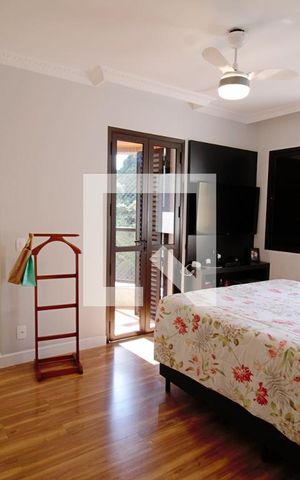 Apartamento à venda com 240m², 4 quartos e 4 vagasSuíte 4 
