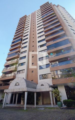 Apartamento à venda com 240m², 4 quartos e 4 vagasFachada 