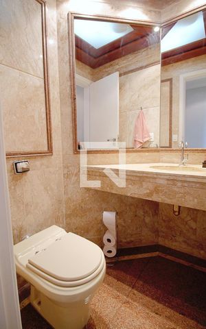 Apartamento à venda com 240m², 4 quartos e 4 vagasLavabo 