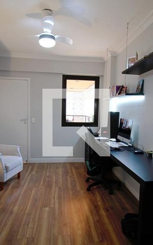Apartamento à venda com 240m², 4 quartos e 4 vagasEscritório