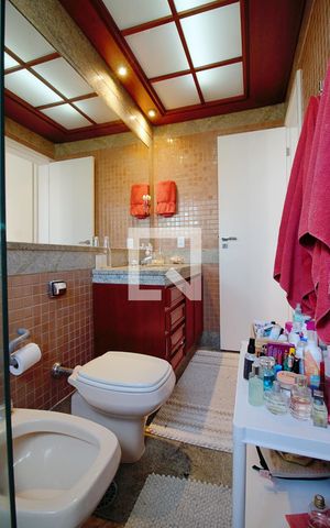 Apartamento à venda com 240m², 4 quartos e 4 vagasBanheiro da Suíte 3