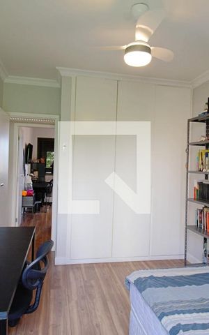 Apartamento à venda com 240m², 4 quartos e 4 vagasSuíte 2 