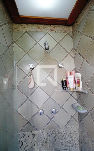 Apartamento à venda com 240m², 4 quartos e 4 vagasBanheiro da Suíte 2