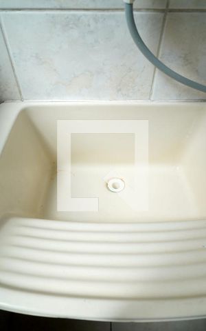 Apartamento para alugar com 76m², 2 quartos e 1 vagaÁrea de Serviço