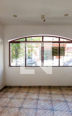 Casa à venda com 67m², 3 quartos e sem vaga Casa à venda com 67m², 3 quartos e sem vagaSala