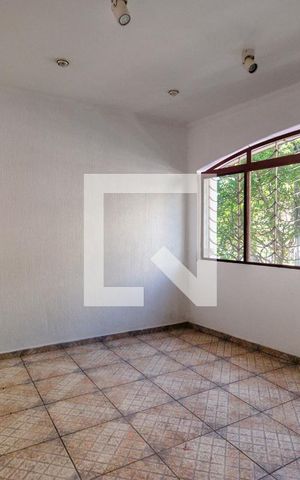 Casa à venda com 67m², 3 quartos e sem vaga Casa à venda com 67m², 3 quartos e sem vagaSala