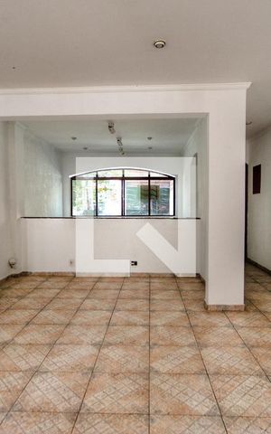 Casa à venda com 67m², 3 quartos e sem vaga Casa à venda com 67m², 3 quartos e sem vagaSala