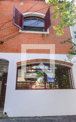Casa à venda com 67m², 3 quartos e sem vaga Casa à venda com 67m², 3 quartos e sem vagaFachada