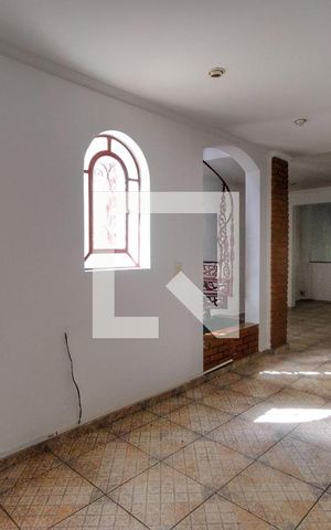 Casa à venda com 67m², 3 quartos e sem vaga Casa à venda com 67m², 3 quartos e sem vagaSala