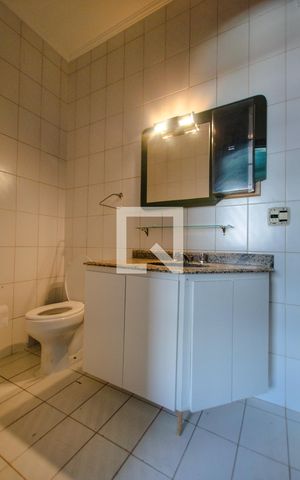 Casa à venda com 67m², 3 quartos e sem vaga Casa à venda com 67m², 3 quartos e sem vagaQuarto 2 - Suíte