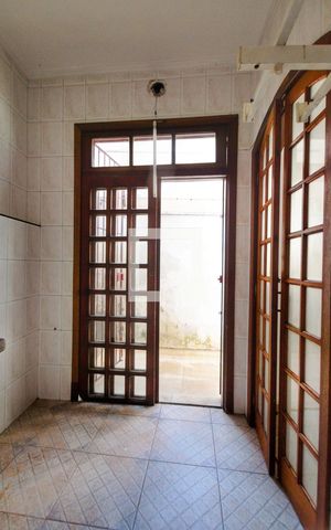 Casa à venda com 67m², 3 quartos e sem vaga Casa à venda com 67m², 3 quartos e sem vagaCozinha