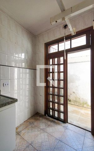 Casa à venda com 67m², 3 quartos e sem vaga Casa à venda com 67m², 3 quartos e sem vagaCozinha