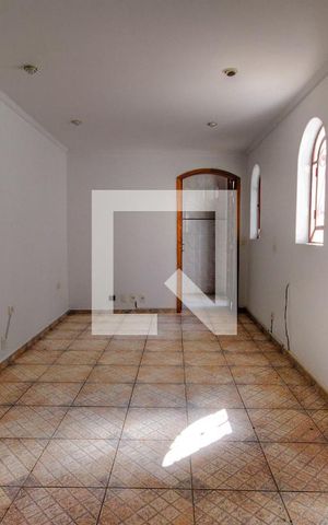 Casa à venda com 67m², 3 quartos e sem vaga Casa à venda com 67m², 3 quartos e sem vagaSala