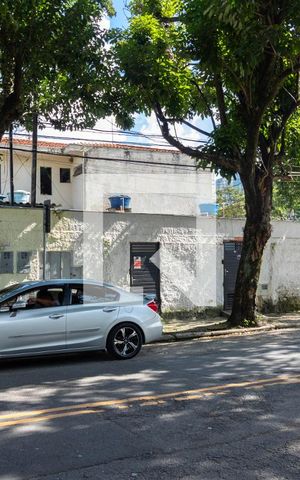 Casa à venda com 376m², 7 quartos e 2 vagasFachada