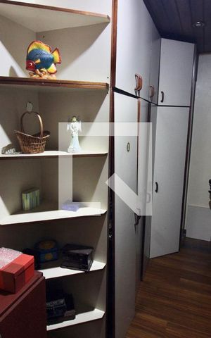 Apartamento à venda com 270m², 4 quartos e 2 vagas Apartamento à venda com 270m², 4 quartos e 2 vagasCloset da suíte 3