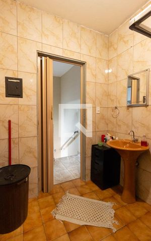 Casa à venda com 200m², 5 quartos e 2 vagasBanheiro 1