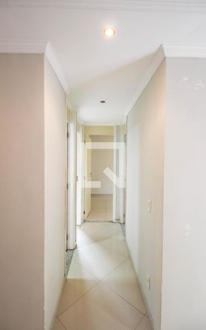 Apartamento para alugar com 56m², 3 quartos e 1 vaga Apartamento para alugar com 56m², 3 quartos e 1 vagaCorredor
