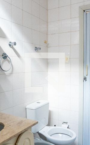Casa à venda com 124m², 4 quartos e 1 vaga Casa à venda com 124m², 4 quartos e 1 vagaBanheiro