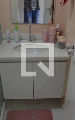 Apartamento à venda com 74m², 2 quartos e 1 vagaBanheiro da Suíte 2 