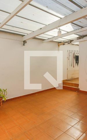 Casa à venda com 129m², 2 quartos e 2 vagas Casa à venda com 129m², 2 quartos e 2 vagasGaragem