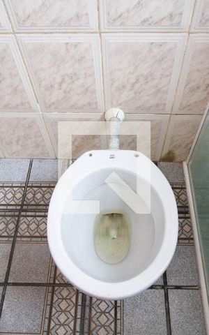 Casa para alugar com 140m², 2 quartos e 2 vagas Casa para alugar com 140m², 2 quartos e 2 vagasBanheiro 1
