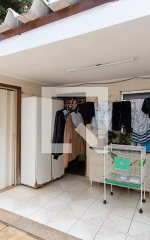 Casa à venda com 400m², 3 quartos e 4 vagas Casa à venda com 400m², 3 quartos e 4 vagasÁrea de Serviço