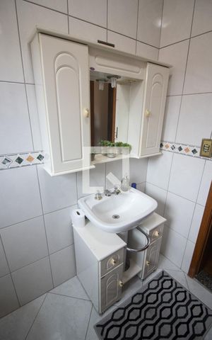 Casa à venda com 166m², 3 quartos e 4 vagas Casa à venda com 166m², 3 quartos e 4 vagasBanheiro Quarto 1