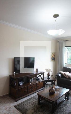 Casa à venda com 166m², 3 quartos e 4 vagas Casa à venda com 166m², 3 quartos e 4 vagasSala