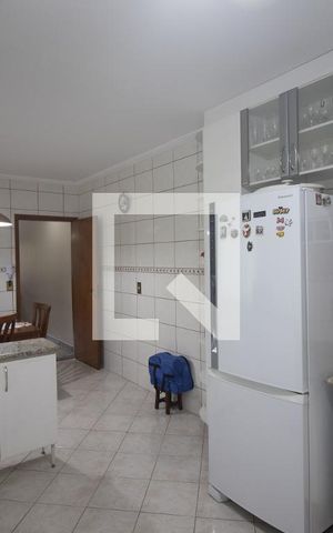 Casa à venda com 166m², 3 quartos e 4 vagas Casa à venda com 166m², 3 quartos e 4 vagasCozinha