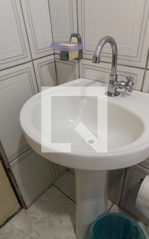 Casa para alugar com 120m², 2 quartos e 2 vagasBanheiro