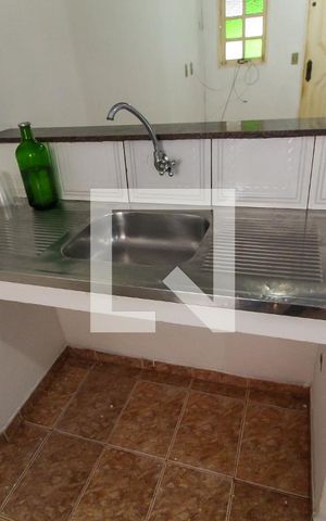 Casa para alugar com 120m², 2 quartos e 2 vagasCozinha