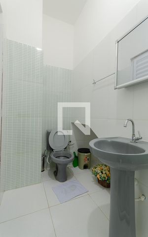 Studio para alugar com 20m², 1 quarto e sem vaga Studio para alugar com 20m², 1 quarto e sem vagaBanheiro