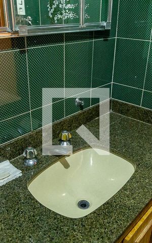 Casa para alugar com 223m², 4 quartos e 2 vagas Casa para alugar com 223m², 4 quartos e 2 vagasBanheiro - Detalhe