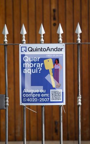 Casa para alugar com 223m², 4 quartos e 2 vagas Casa para alugar com 223m², 4 quartos e 2 vagasPlaquinha 1