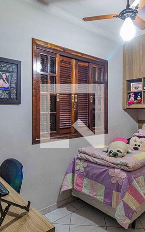 Casa à venda com 220m², 4 quartos e 3 vagasSuite 2