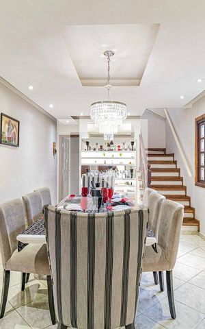 Casa à venda com 220m², 4 quartos e 3 vagasSala de jantar