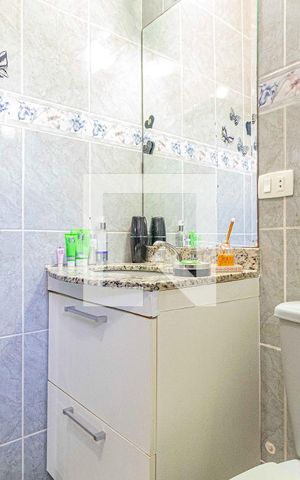 Casa à venda com 220m², 4 quartos e 3 vagasSuite 2 - Banheiro