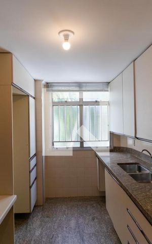 Apartamento à venda com 140m², 3 quartos e 2 vagasCozinha