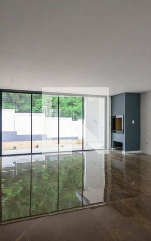 Casa de condomínio à venda com 170m², 3 quartos e 2 vagas Casa de condomínio à venda com 170m², 3 quartos e 2 vagasSala/Cozinha