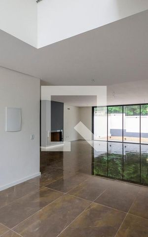 Casa de condomínio à venda com 170m², 3 quartos e 2 vagas Casa de condomínio à venda com 170m², 3 quartos e 2 vagasSala/Cozinha