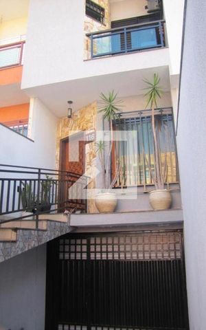 Casa à venda com 300m², 3 quartos e 3 vagasFachada