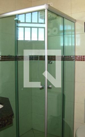 Casa à venda com 300m², 3 quartos e 3 vagasBanheiro da Suíte