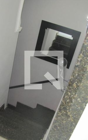 Casa à venda com 300m², 3 quartos e 3 vagasEscada